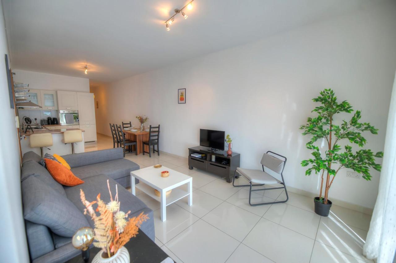 Large And Modern 2Bedroom With Balcony Glub1-1 グジラ エクステリア 写真