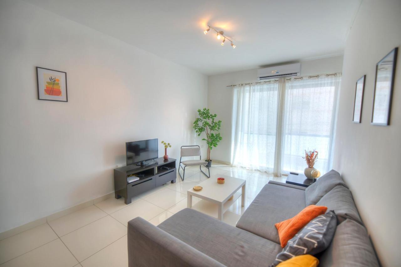 Large And Modern 2Bedroom With Balcony Glub1-1 グジラ エクステリア 写真