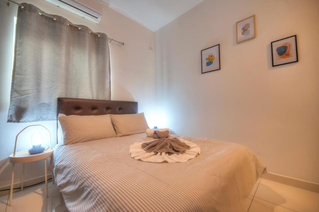 Large And Modern 2Bedroom With Balcony Glub1-1 グジラ エクステリア 写真